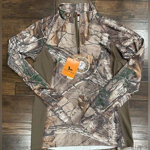 Field & Stream Women’s realtree camo pullover NWT